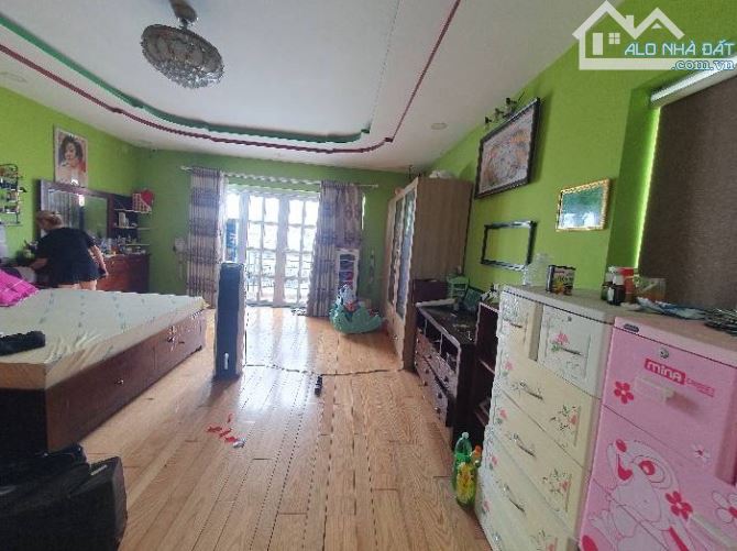 Bán nhà 4 tầng, Đường Đặng Văn Bi, Dt 68m2, ngang 5.5m, Giá giảm còn 6.7 Tỷ