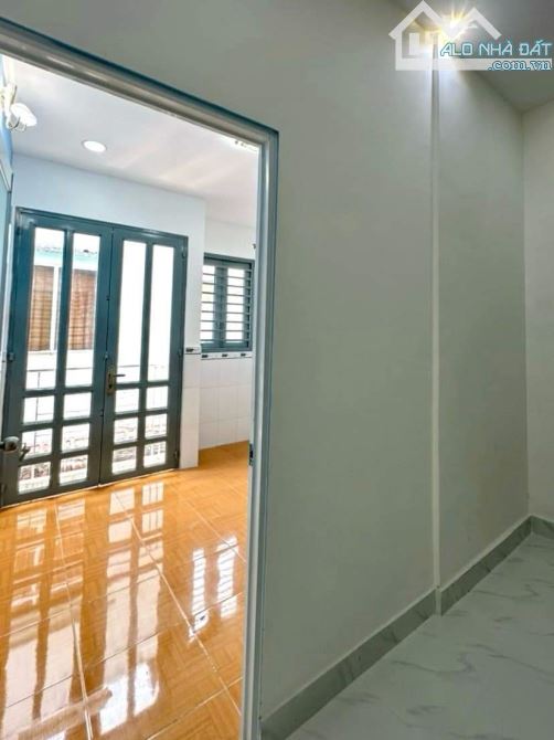 Nhà Bán Đ Kinh D Vương Gần Sinco 30M2 BTCT Sổ Hồng Riêng Gía Chỉ Hơn 2 Tỷ Quận Bình Tân