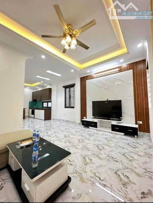 Nhà mặt ngõ Đại Mỗ Nam Từ Liêm 40M, 5 Tầng, 4 phòng, ô tô đỗ cửa gần Mỹ Đình - 1