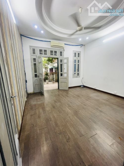 Cho thuê nhà ngõ 100/3 đường Hoàng Quốc Việt - Diện tích 60m2 x 5 tầng đủ điều hòa - 1