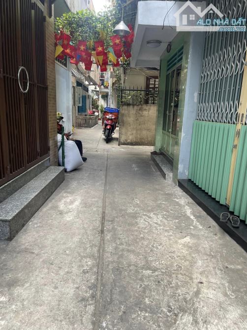 🆘☎TRUNG TÂM Q11 - GIÁP Q10 -SÁT MT-TRẦN QUÝ - 42M2 - CHỈ 4.6 TỶ. - 2