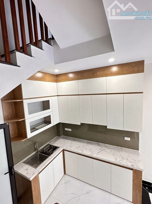 Chỉ 2.5 tỷ nhận nhà Di Trạch xây 5 Tầng, 3P Ngủ, 80m đường lớn ô tô đỗ, đường 32 - 3