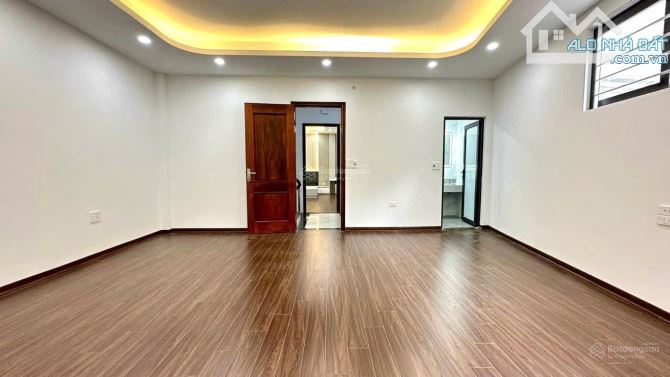 Bán nhà Đại Mỗ, Nam Từ Liêm xây 5 Tầng, 4 phòng, ô tô đỗ gần, nhỉnh 5 tỷ - 5