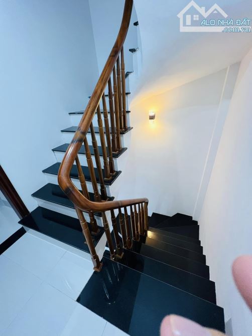 Bán nhà Xuân Phương 32M 5 Tầng, 4 phòng, chỉ 60m ô tô đỗ giá 4.8 tỷ - 6