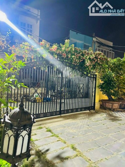 Biệt thự sân vườn trệt lầu hẻm xe hơi đường 41 phường Linh Đông sát đường Phạm Văn Đồng - 5