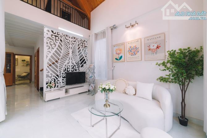 207m2 Villa Sân Vườn Hai Mặt Tiền Ngang 10m Đường Ô Tô 5m Cách Hồ Xuân Hương Chỉ 3km - 5