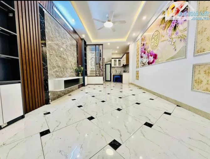 Bán nhà riêng Di Trạch, phố Nhổn xây 5 Tầng, 3P Ngủ, nội thất đẹp giá 4.3 tỷ
