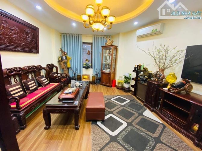 Bán nhà Minh Khai, Dương Văn Bé cạnh times city ô tô đỗ cửa 5 tầng 3 ngủ dt 35m2 nhỉnh 5tỷ - 1