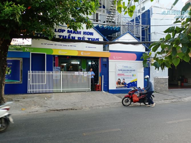 Bán nhà mặt tiền đường Khuông Việt, quận Tân Phú, chỉ 9.5 tỷ - 2