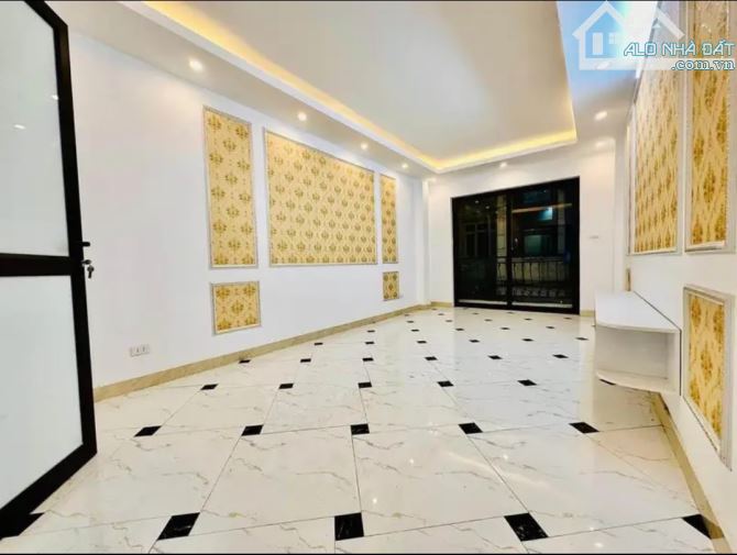 Bán nhà riêng Di Trạch, phố Nhổn xây 5 Tầng, 3P Ngủ, nội thất đẹp giá 4.3 tỷ - 4