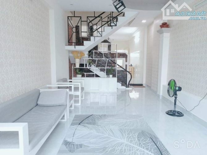 BÁN NHÀ 2 TẦNG -80M2 ĐẤT (4M*25M) - 7.2 TỶ XE HƠI ĐẬU SÂN - ĐƯỜNG 339 PHƯỚC LONG B NHÀ ĐẸP - 5