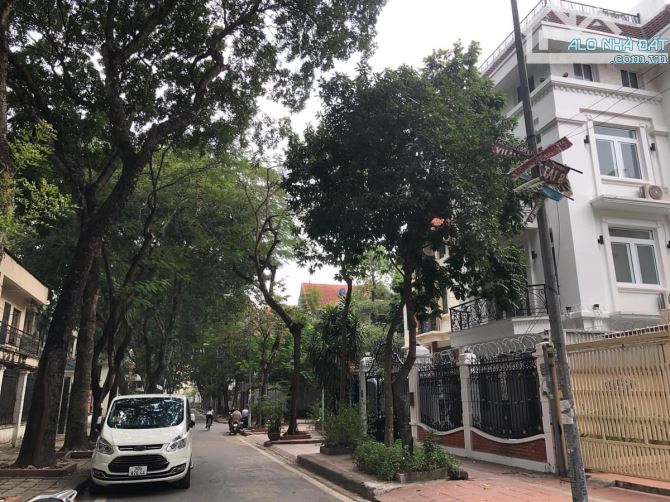 Chính chủ gửi bán gấp Biệt Thự Trần Kim Xuyến, 100m, 41 Tỷ, chủ nhà bán kín.