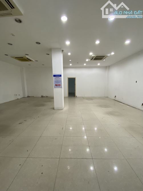 🍀Cho thuê nhà 3 tầng Ông Ích Khiêm sát Lê Duẩn - Ngang hơn 6m tổng 230m2 đất - Giá 60tr
