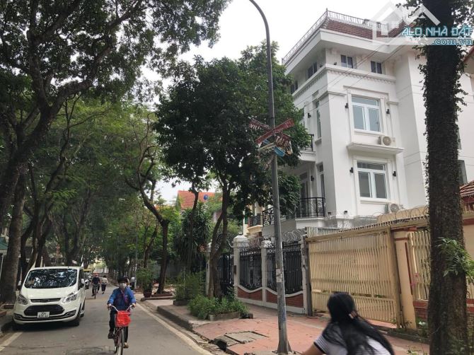 Chính chủ gửi bán gấp Biệt Thự Trần Kim Xuyến, 100m, 41 Tỷ, chủ nhà bán kín. - 1