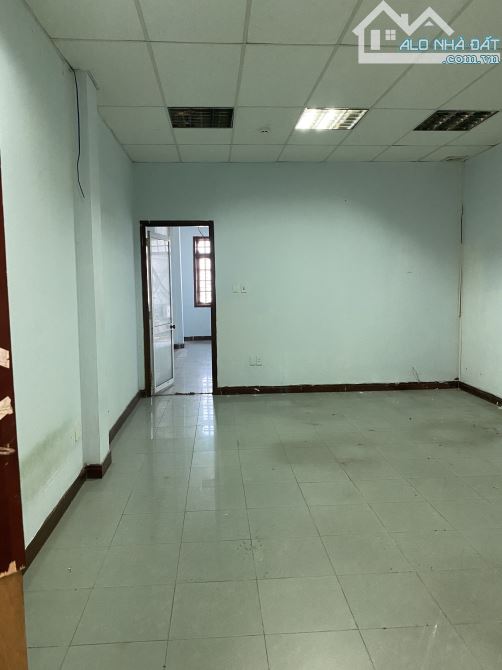 🍀Cho thuê nhà 3 tầng Ông Ích Khiêm sát Lê Duẩn - Ngang hơn 6m tổng 230m2 đất - Giá 60tr - 1