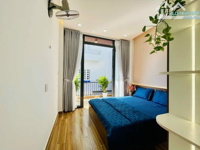 Bán nhà mặt tiền lớn ngang 5x15m, đường Tô Hiến Thành, Phường 15, Quận 10, kết cấu 2 lầu - 1