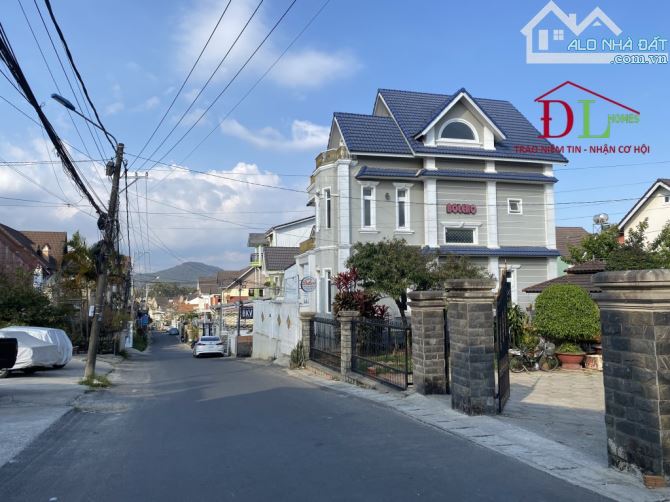 Bán đất tặng nhà 2 mặt tiền Lữ Gia Phường 9 Đà Lạt thoáng mát . - 1