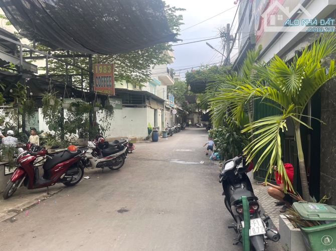 KG685-Bán lô đất 2 mặt tiền đang kinh doanh quán cafe, đường ô tô, P Phước Long B - 1