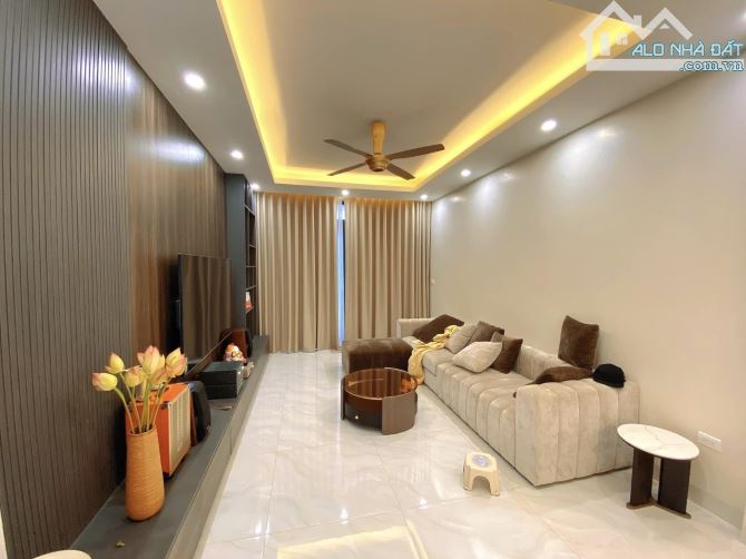 Vip! Bán nhà mặt đường 800A, Cầu Giấy, Vỉa hè, ôtô tránh, thang máy, KD, Gara ôtô, 64m2 5T - 4