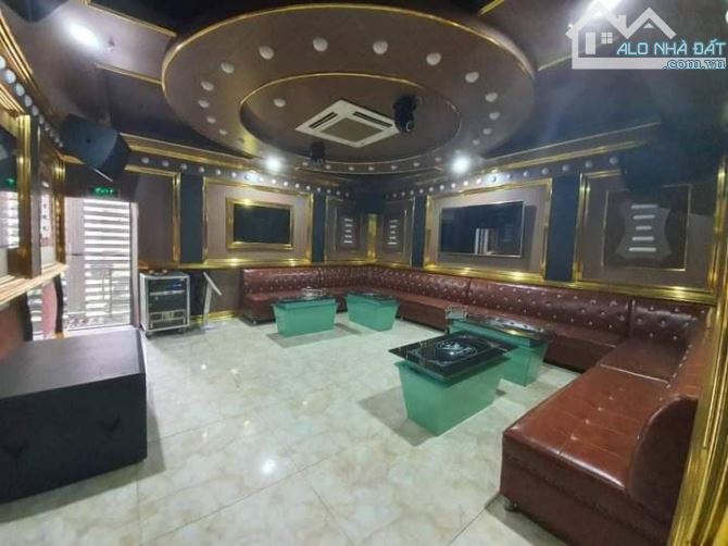 Hot! Bán nhà mặt phố Hoàng Quốc Việt, vỉa hè 6m, đường 25m, KD vip, Thang máy, 195m2 7T