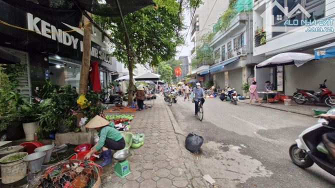 BÁN NHÀ PHÂN LÔ KIM MÃ TẦNG 1 KINH DOANH ĐỈNH MẶT TIỀN KHỦNG OTO TRÁNH 33M2 CHỈ 3,5 TỶ