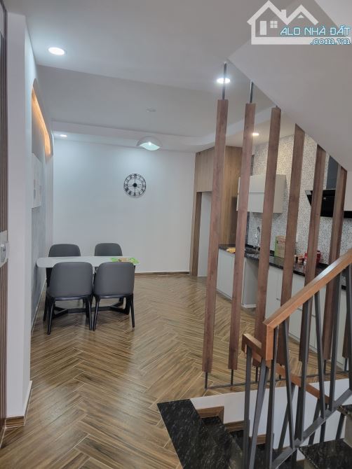 Ngộp Bank - Bán Gấp nhà đường Đoàn Thị Điểm, P.1, PN, (Dt: 4X12m) - 5 tầng, mới xây+NTCC