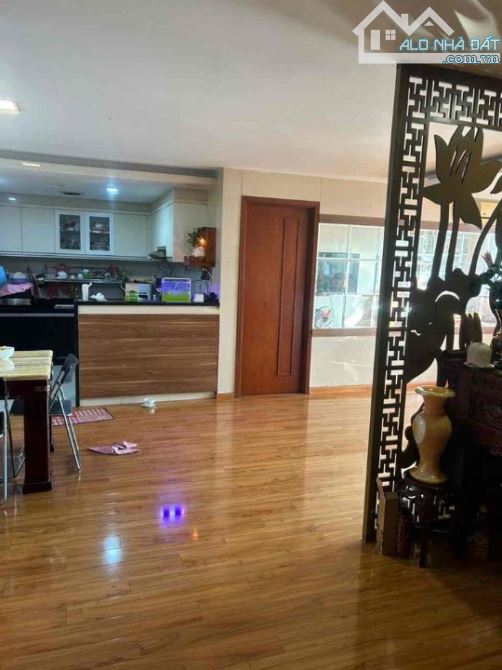 Bán Căn hộ BMC , 3 Phòng Ngủ , 3WC , 110m2 ,Full Nội Thất , View Sông , Giá : 7 Tỷ