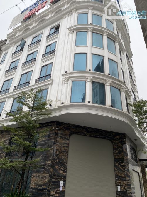Cho thuê toà nhà văn phòng ô góc phố Huy Du 130m2 x 6 tầng , 1 hầm thang máy giá 60 triệu