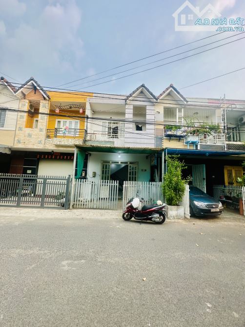 Cho thuê gấp nhà 1 trệt 1 lầu ngay KDC Tân Phong, gần bệnh viện Y Học Cổ Truyền