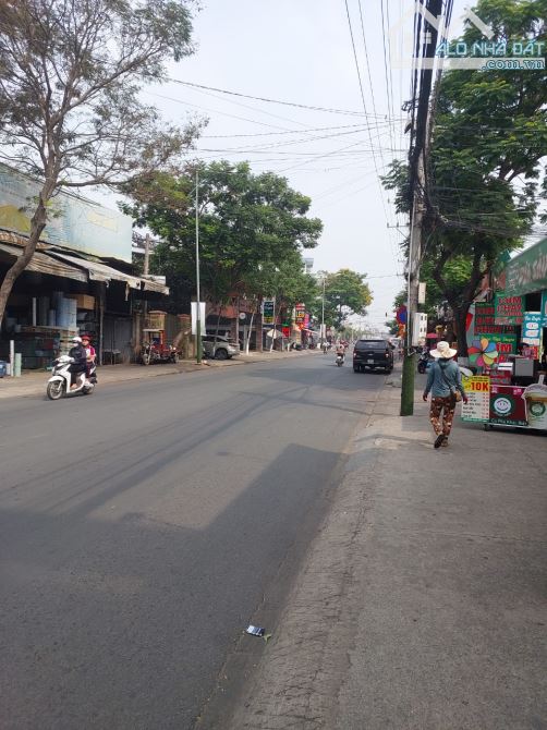 Chính chủ giảm sâu giá bán nhà mặt tiền kinh doanh đường Nguyễn Trãi - Dĩ An - Bình Dương