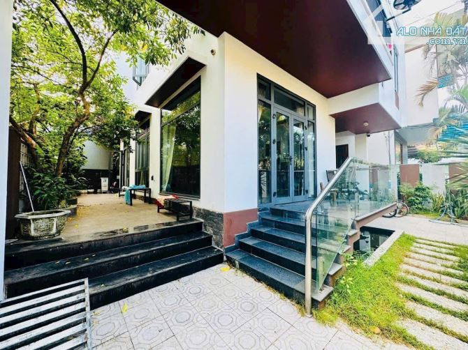 Bán nhà đẹp đường Nguyễn Cư Trinh
