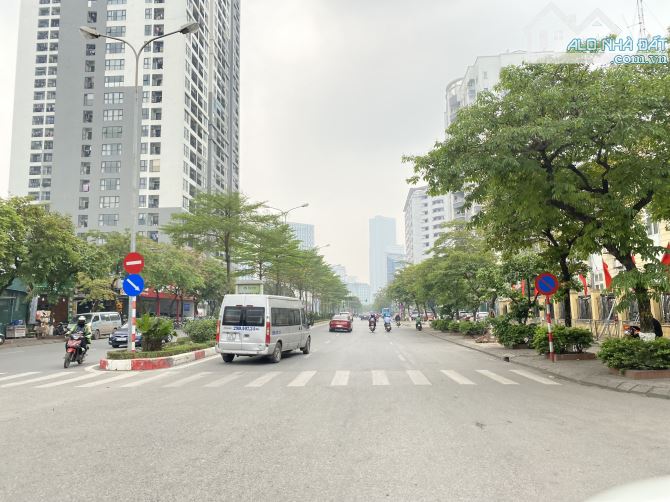Bán mặt phố, Phùng Chí Kiên, Cầu Giấy, vị trí kinh doanh, dt80m, giá bán 10.2 tỷ.