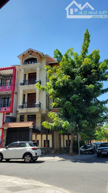 Siêu khan hiếm biệt thự góc 2 MT Phan Xích Long - 8x18m Hầm 3 tầng - giá 57 tỷ.