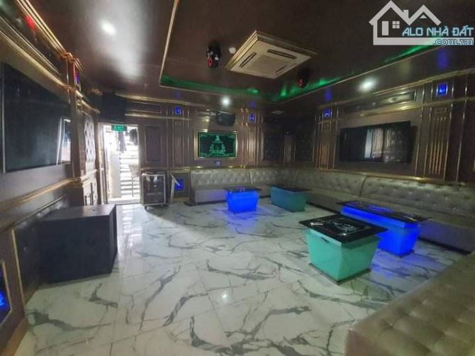 Hot! Bán nhà mặt phố Hoàng Quốc Việt, vỉa hè 6m, đường 25m, KD vip, Thang máy, 195m2 7T - 1