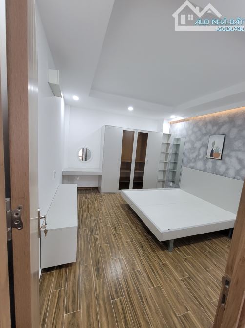 Ngộp Bank - Bán Gấp nhà đường Đoàn Thị Điểm, P.1, PN, (Dt: 4X12m) - 5 tầng, mới xây+NTCC - 1