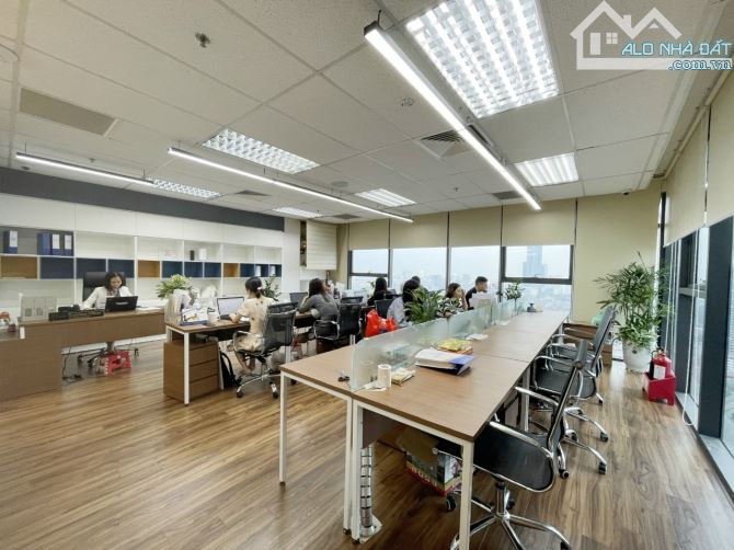 Chủ nhà cần cho thuê lô văn phòng 140m² tại tháp văn phòng mặt đường Cầu Giấy, Hà Nội. - 1