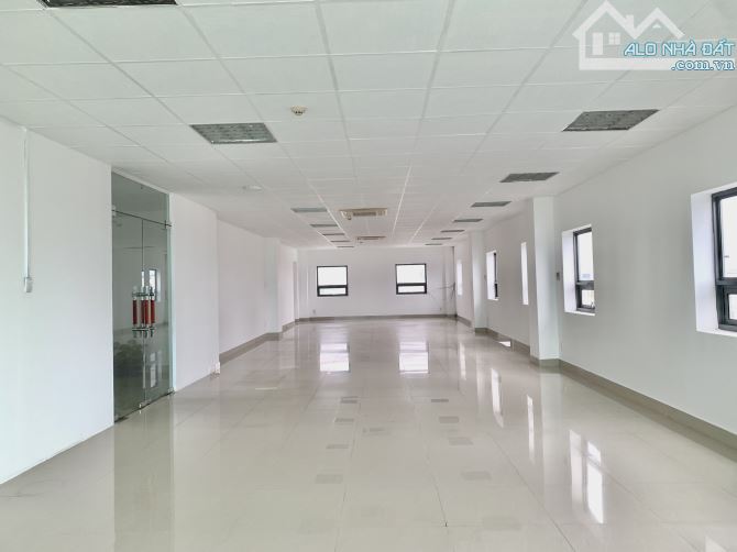 Trống 1 phòng duy nhất 140 m2 giá 25,3 tr/tháng, phòng đẹp, view xịn. LH: OFFICE DANANG - 2