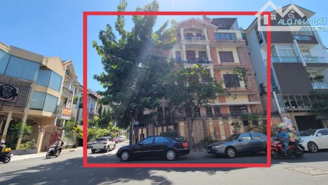 Siêu khan hiếm biệt thự góc 2 MT Phan Xích Long - 8x18m Hầm 3 tầng - giá 57 tỷ. - 2