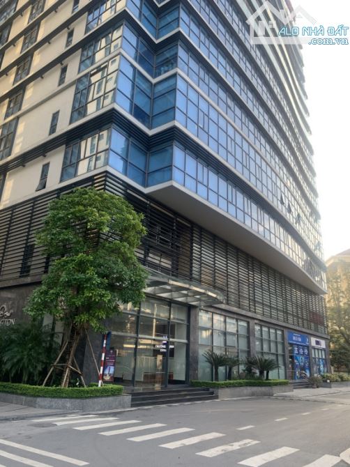 Cho thuê văn phòng tòa nhà Tràng An Complex giá rẻ DT 80m2, 418m2 - 3