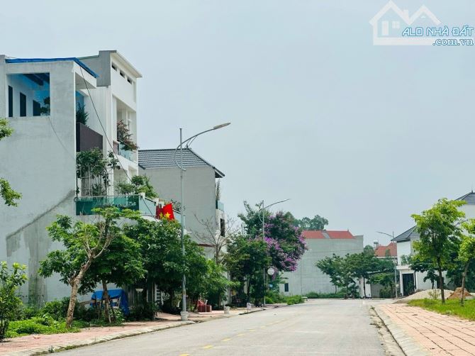 Bán nhanh Lô 108m. MT6m KDC Đồng Hin Vĩnh Yên view vườn Hoa 2,1x tỷ - 4