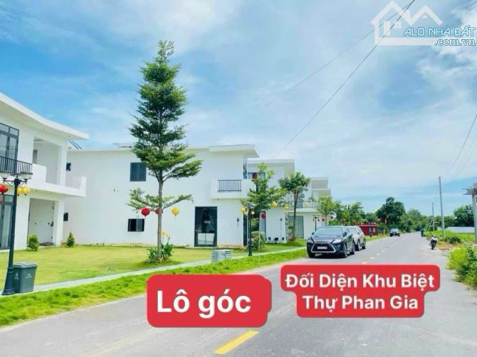 Lô Góc 2 Mặt Tiền Đường Nhựa Long Mỹ