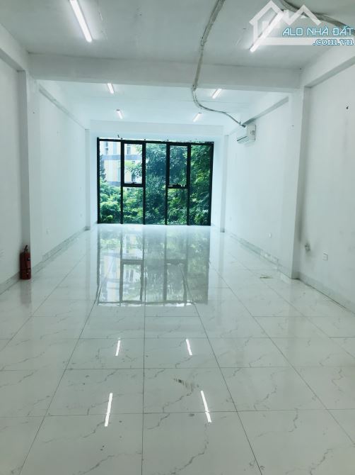 Cho thuê văn phòng tại Mỗ Lao, diện tích 80 m2/tầng, sàn thông, phù hợp làm vp công ty