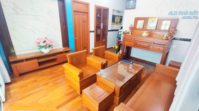 QUẬN 7 - GÒ Ô MÔI - 232M2 - XÁCH VALI VÀO Ở NGAY - VÀI BƯỚC RA MẶT TIỀN - CHỈ 9TỶ9 - 1