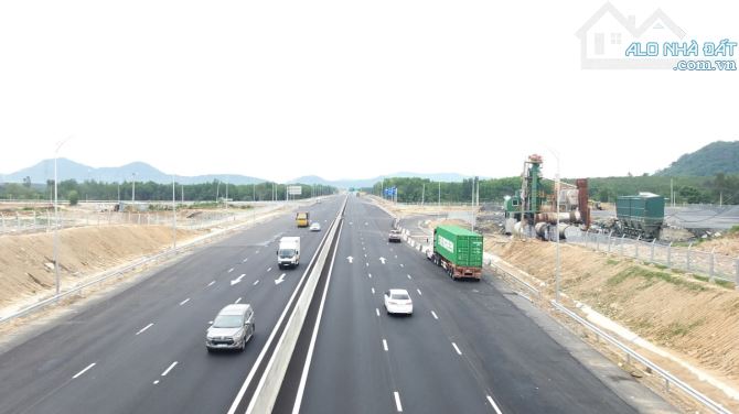 Em Siêu Mẫu 3,16 ha chân Siêu dài gần Nửa cây số, bao Đẹp, bao Ngon, 2 mặt tiền. - 1