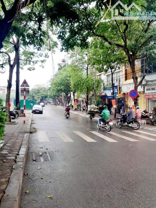 Siêu Sốc! Bán đất mặt phố Vũ Tông Phan, Lô Góc, Sổ lâu dài, 1112m2 MT 12m, chào 135tr/m2 - 1