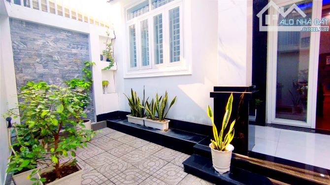 QUẬN 7 - GÒ Ô MÔI - 232M2 - XÁCH VALI VÀO Ở NGAY - VÀI BƯỚC RA MẶT TIỀN - CHỈ 9TỶ9 - 2