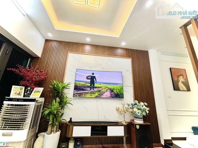 Bán nhà đầu ngõ ba gác Trương Định, cách phố 50m, nhà mới đẹp lung linh full nội thất - 3