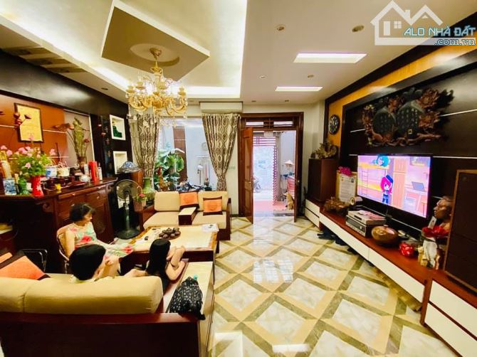 Bán nhà Văn Quán, vỉa hè thênh thang, cây cối ngập tràn, 80m2, 19.5 tỷ. - 1