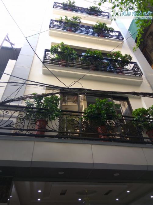 PHÂN LÔ HOÀNG QUỐC VIỆT, 82M2 XÂY 7 TẦNG THANG MÁY, Ô TÔ VÀO NHÀ, NHỈNH 15 TỶ