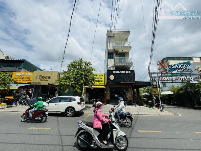 Bán nhà góc hai mặt tiền đường Lâm Văn Bền Quận 7
